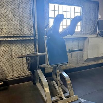 Precor Icarian 624 Super Squat / V-Squat