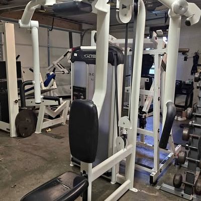 Cybex Pec/Delt Machine