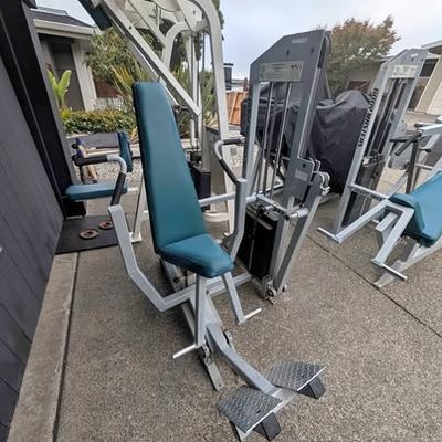 Bodymasters vertical chest press
