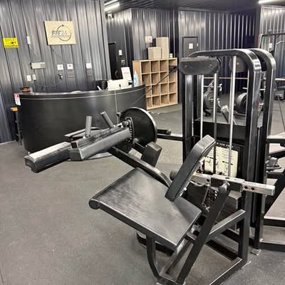 Cybex leg curl