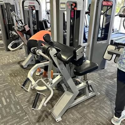 Star Trac Impact Bicep Curl Machine