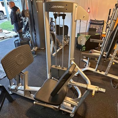 Life Fitness Seated Leg Press
