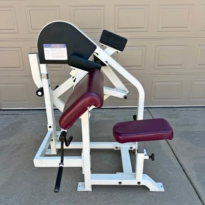 Strive Plate Loaded Bicep Curl