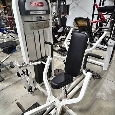Star Trac/Flex Fitness chest Press